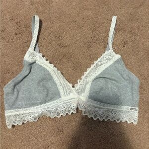 🌸La vie en rose Lace Trim Gray Bralette size large